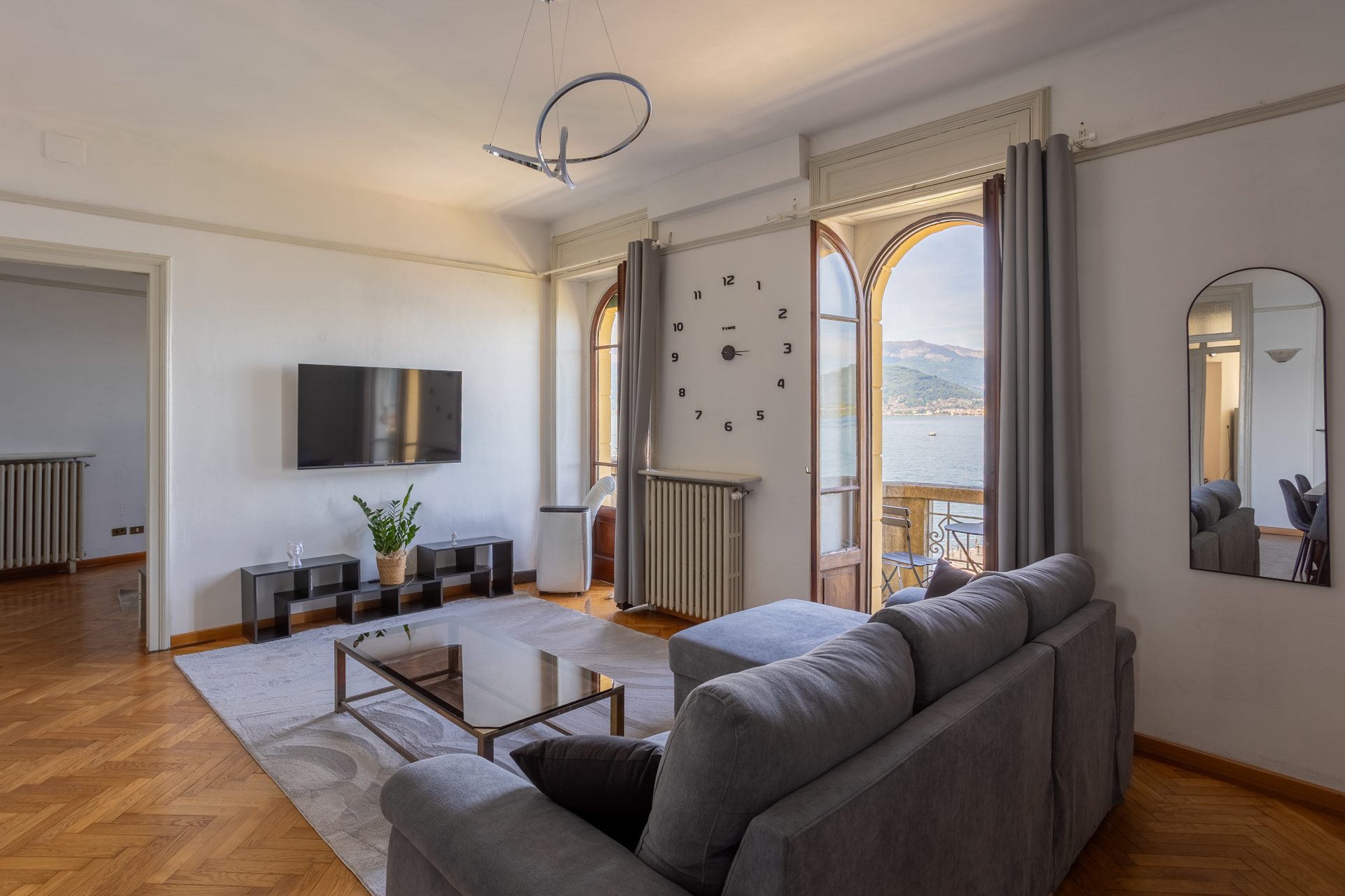 Prestige con vista lago — Centro storico di Stresa — anteprima